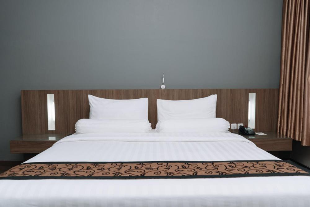 Anugrah Hotel Sukabumi Exterior foto