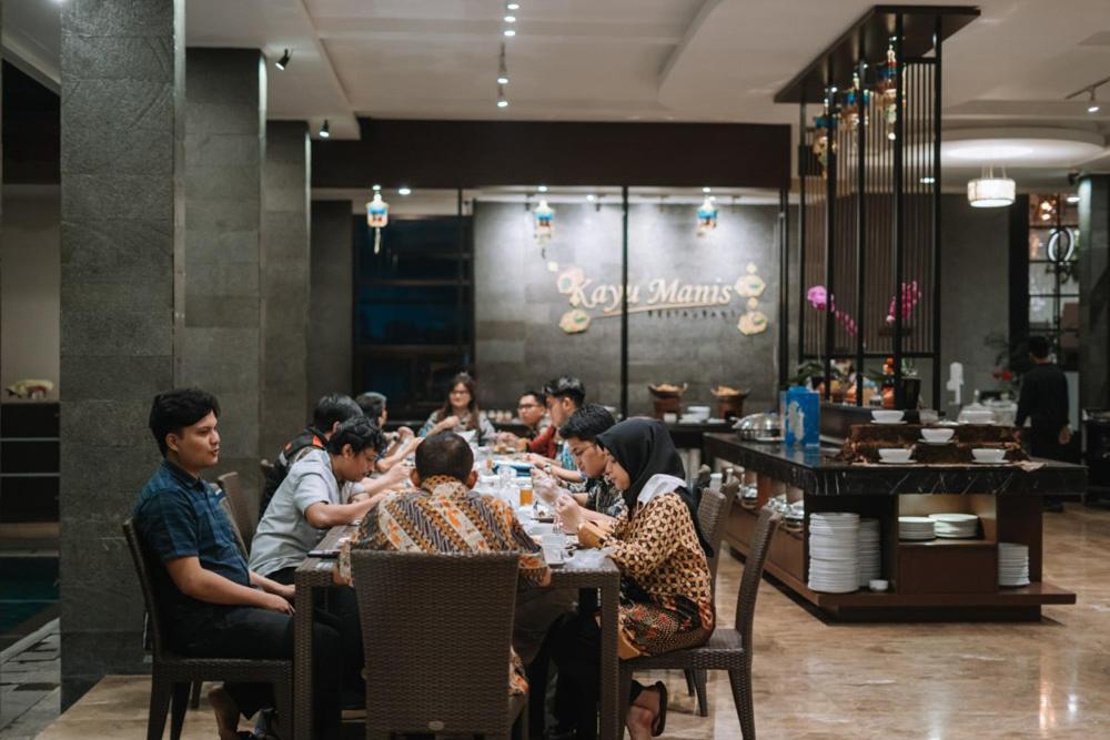 Anugrah Hotel Sukabumi Exterior foto